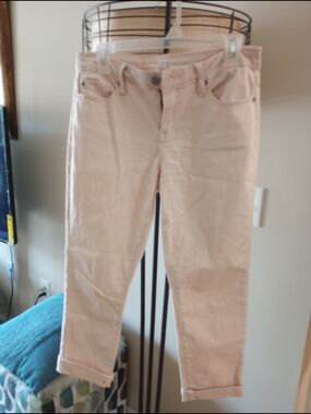 Ankle-Length Slim Jeans in Pale Pink by